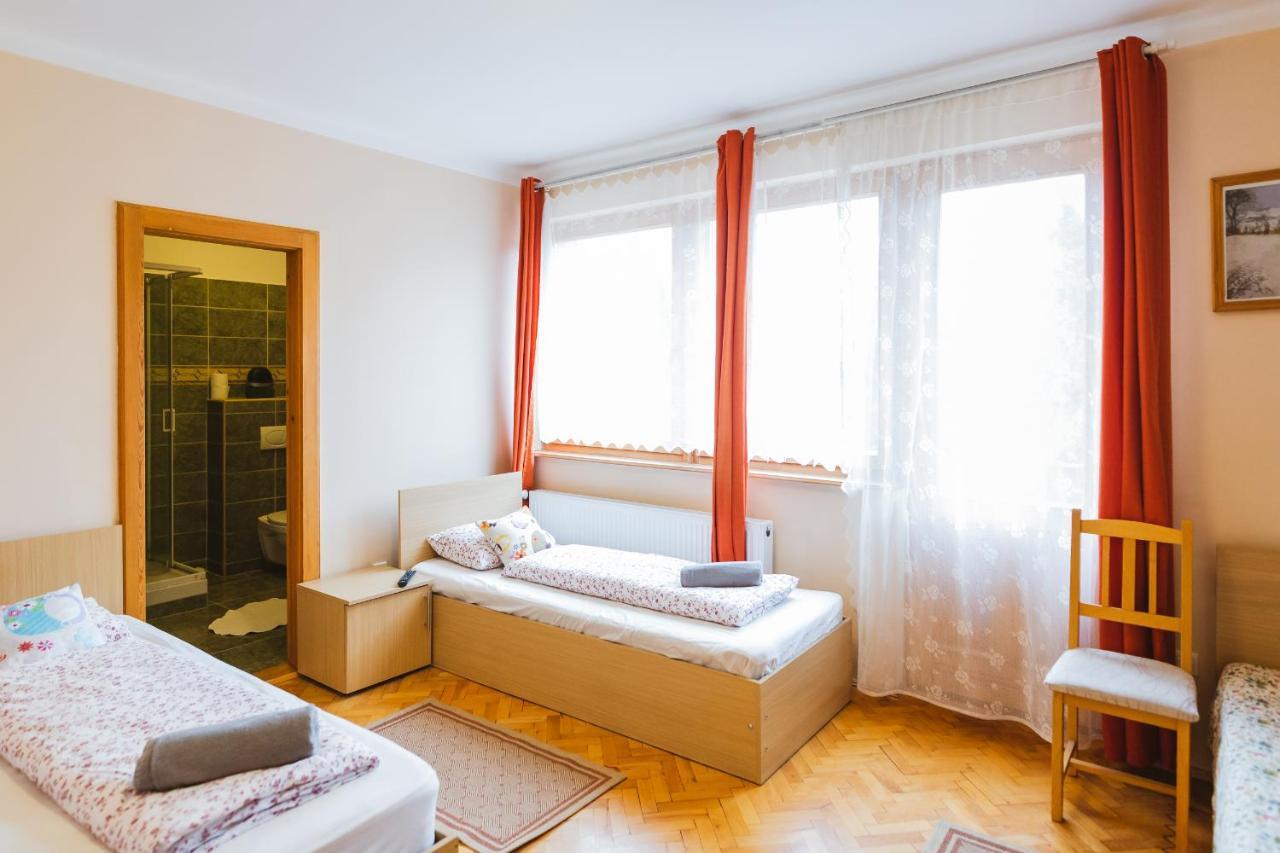 Hotel Rozsakert Vendeghaz Romhány Exteriér fotografie