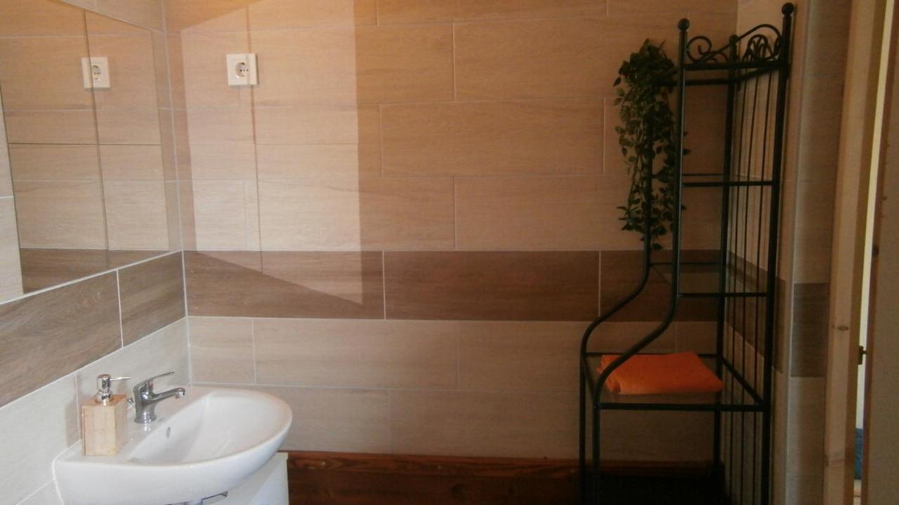 Hotel Rozsakert Vendeghaz Romhány Exteriér fotografie