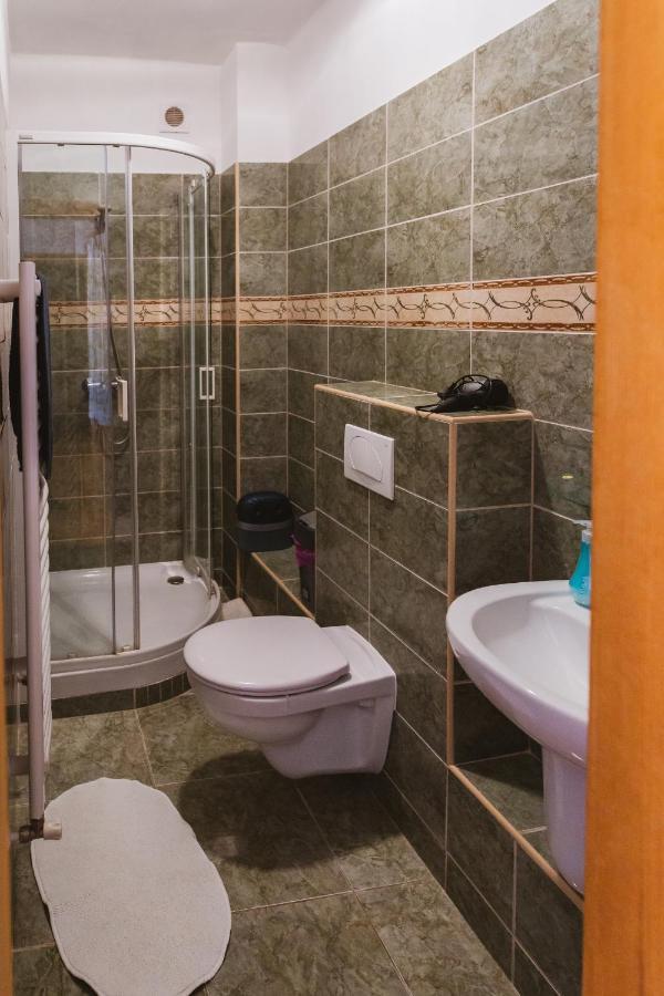 Hotel Rozsakert Vendeghaz Romhány Exteriér fotografie