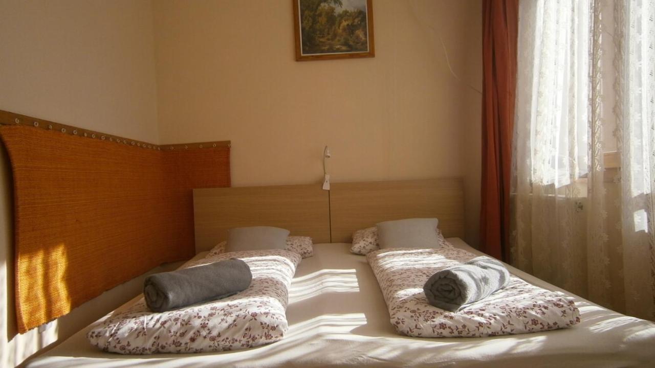 Hotel Rozsakert Vendeghaz Romhány Exteriér fotografie