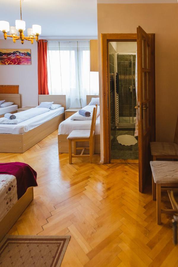 Hotel Rozsakert Vendeghaz Romhány Exteriér fotografie