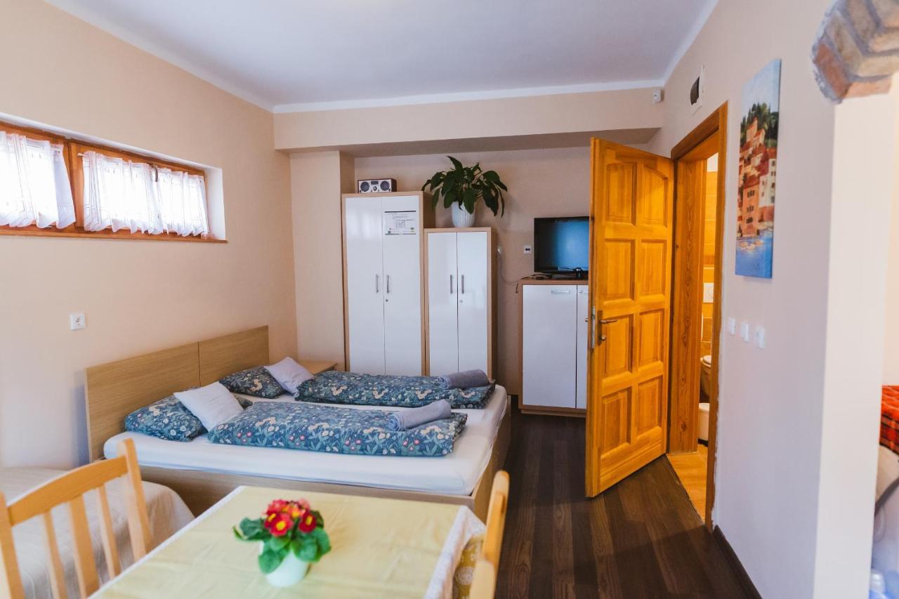 Hotel Rozsakert Vendeghaz Romhány Exteriér fotografie