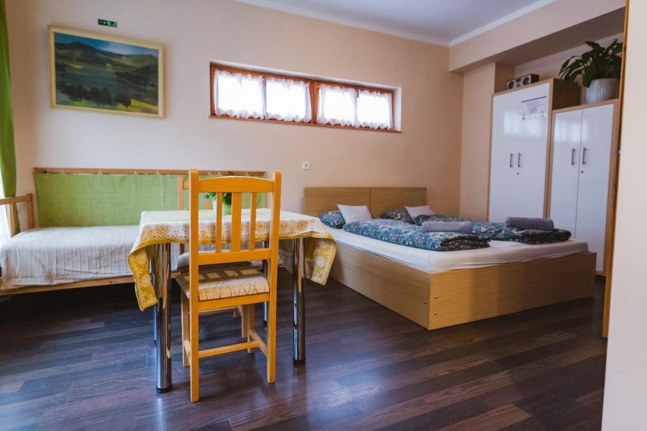 Hotel Rozsakert Vendeghaz Romhány Exteriér fotografie