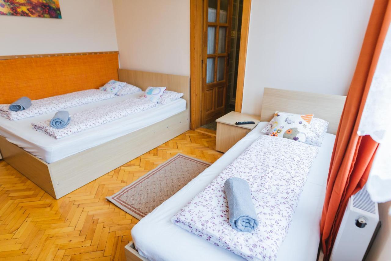 Hotel Rozsakert Vendeghaz Romhány Exteriér fotografie
