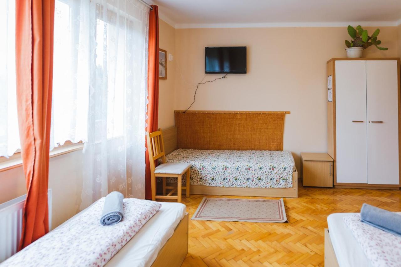 Hotel Rozsakert Vendeghaz Romhány Exteriér fotografie