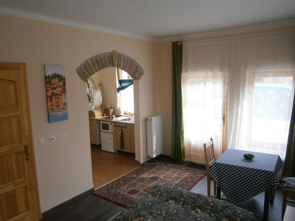 Hotel Rozsakert Vendeghaz Romhány Pokoj fotografie